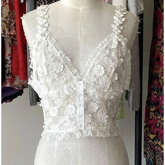 New For Love & Lemons Rosette Lace Top Size Small - Picture 2 of 4